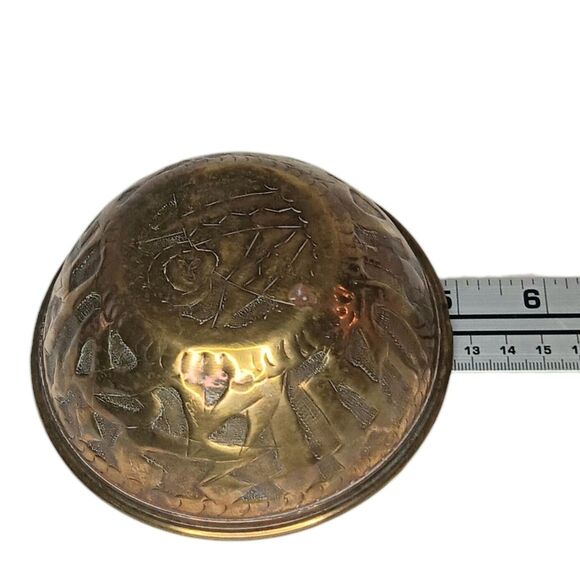 Vintage Hammered Brass Alms Finger Bowl Or Trinket Dish Embossed Designs  5"x2" - Picture 8 of 11